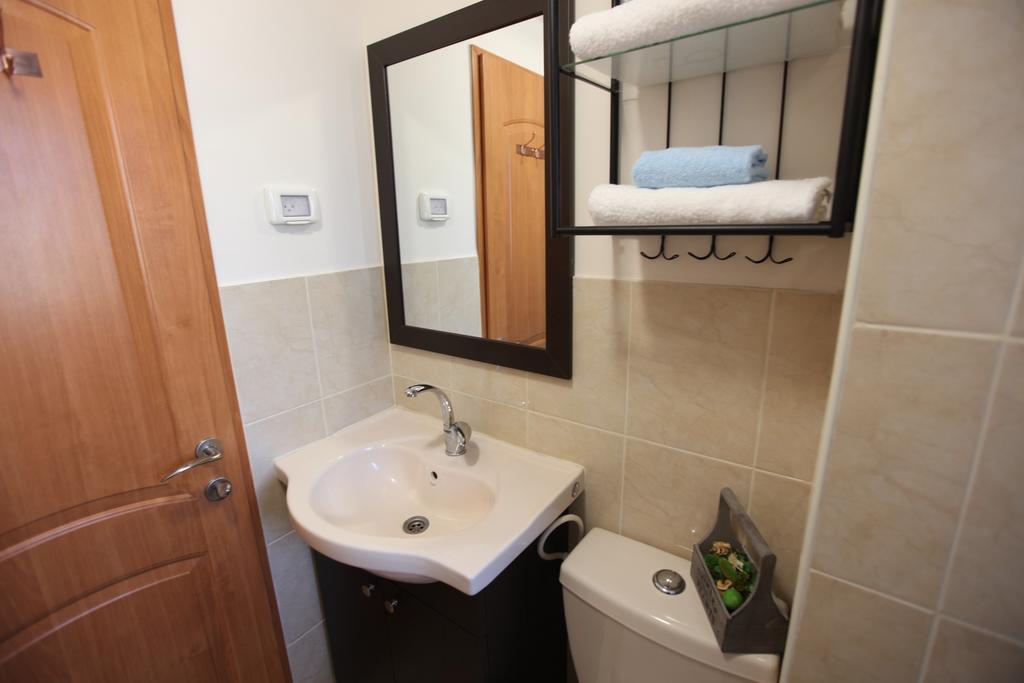 Haifa Guest House Стая снимка