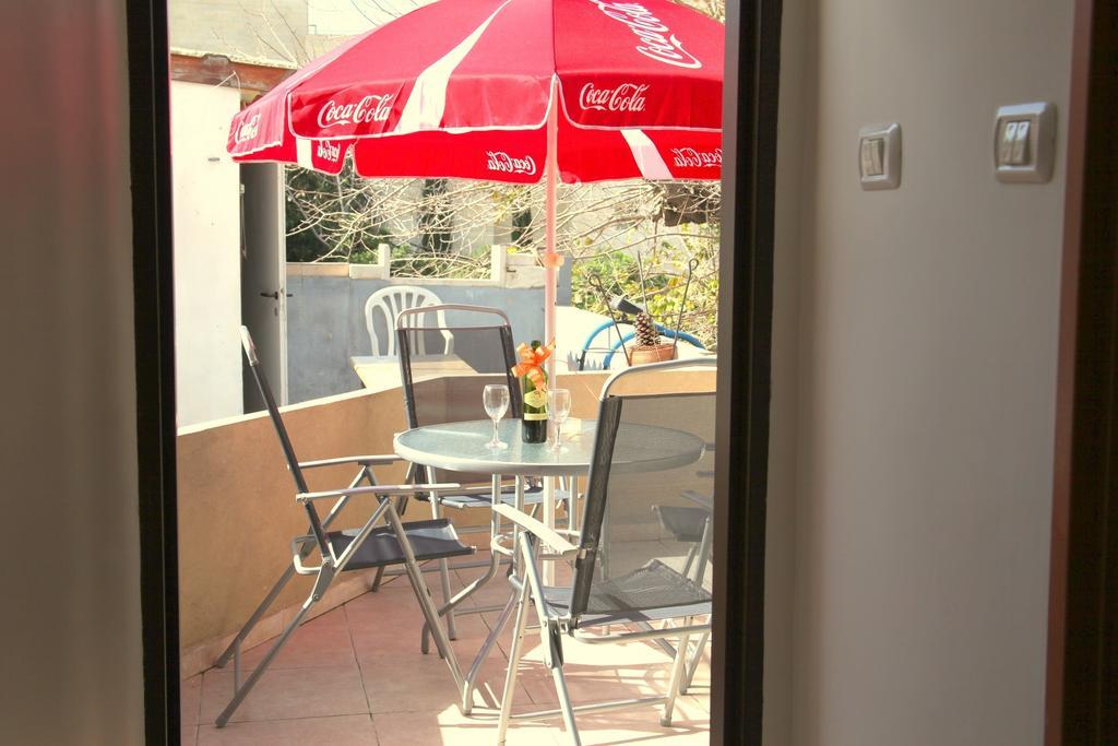Haifa Guest House Стая снимка